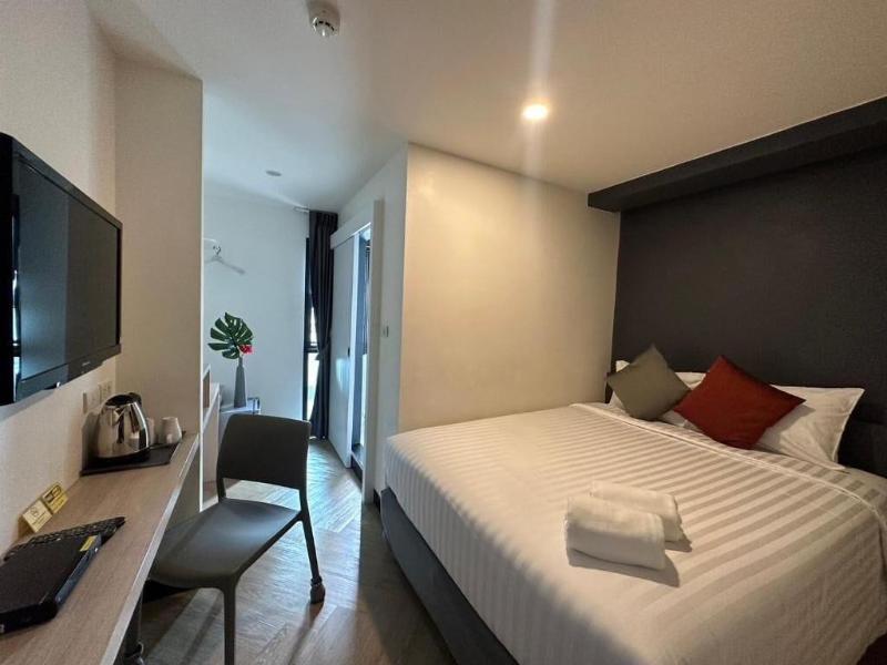14 Sathorn Hotel image
