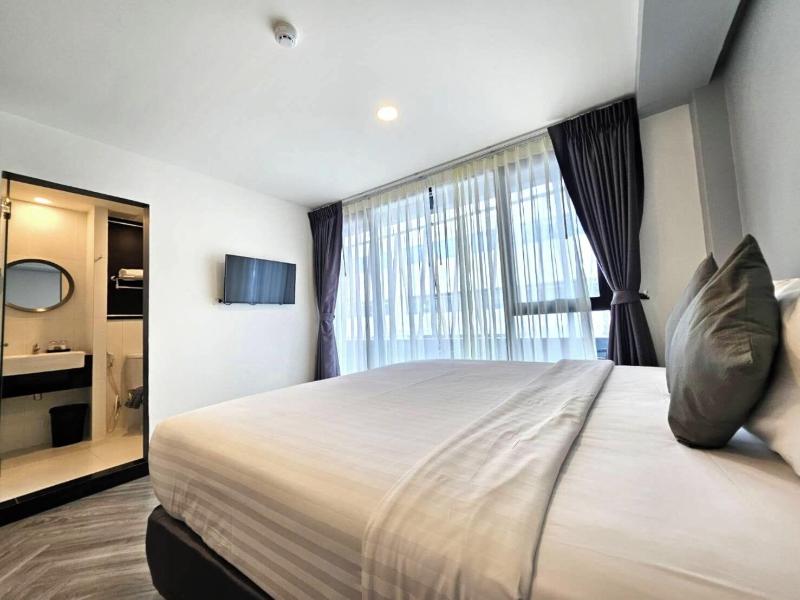 14 Sathorn Hotel image
