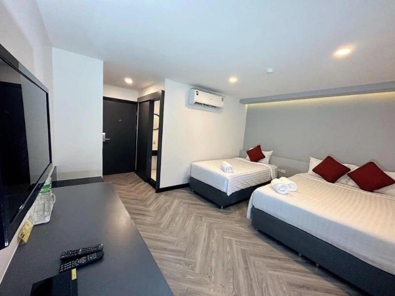 14 Sathorn Hotel image