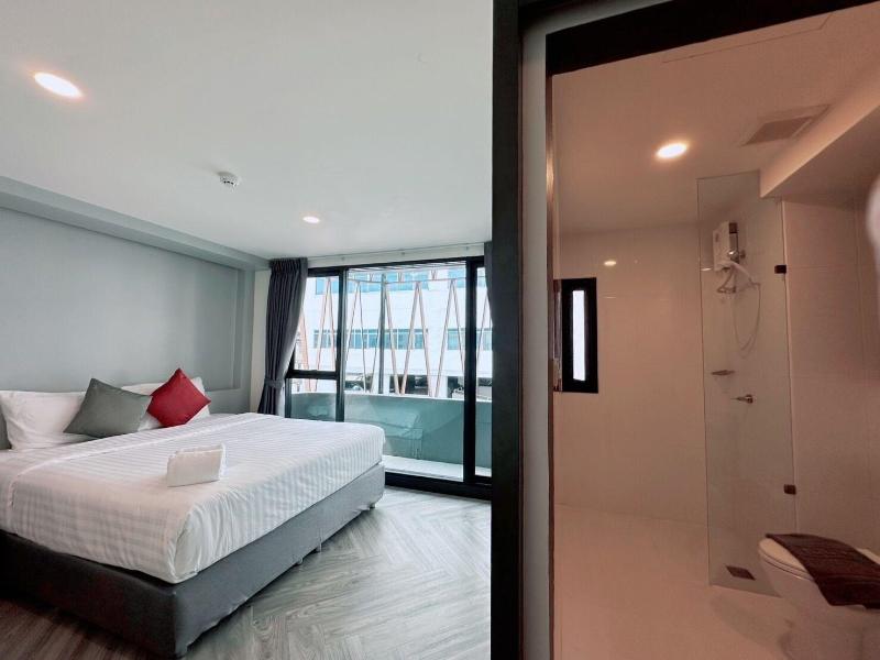 14 Sathorn Hotel image