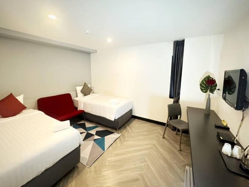 14 Sathorn Hotel image