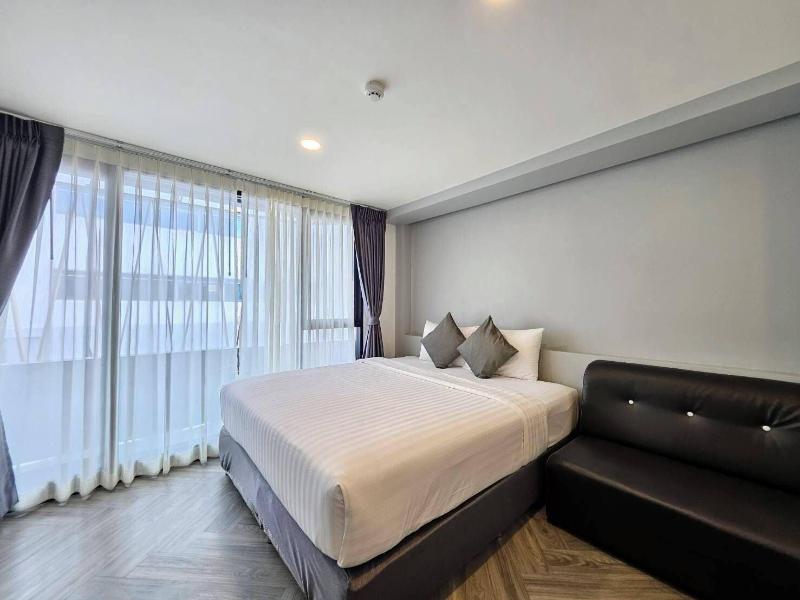 14 Sathorn Hotel image