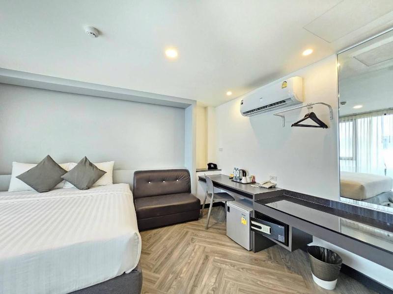 14 Sathorn Hotel image