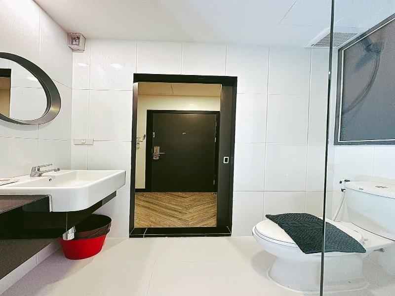 14 Sathorn Hotel image