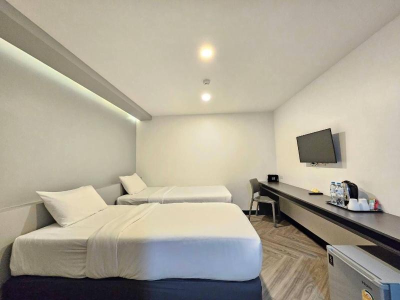 14 Sathorn Hotel image