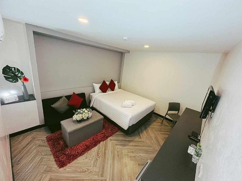 14 Sathorn Hotel image