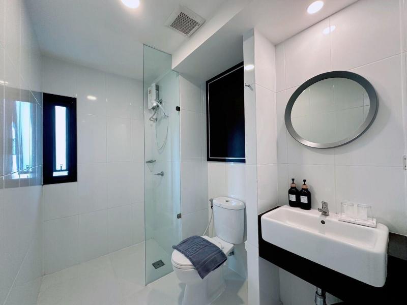 14 Sathorn Hotel image