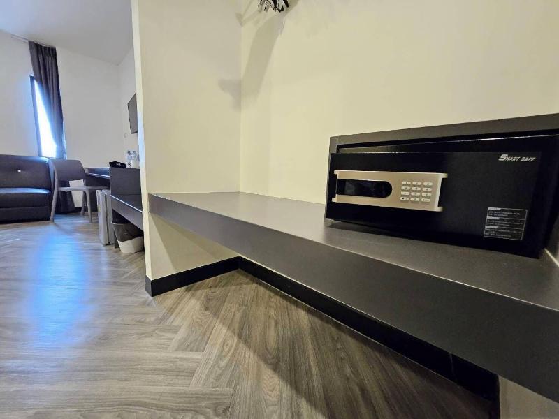 14 Sathorn Hotel image