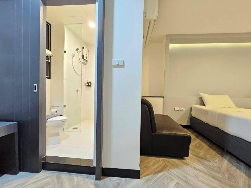 14 Sathorn Hotel image