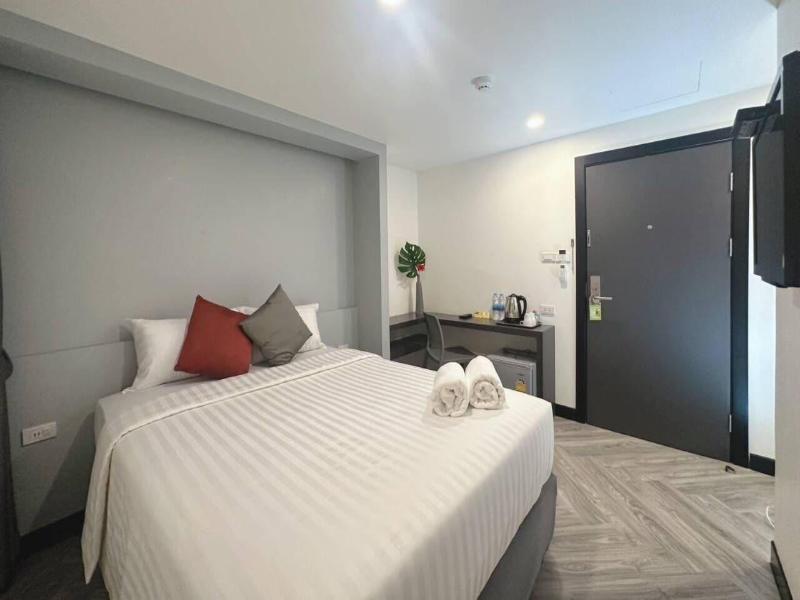 14 Sathorn Hotel image