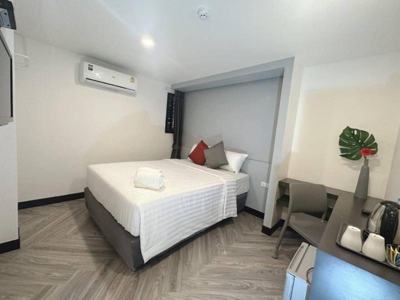 14 Sathorn Hotel image