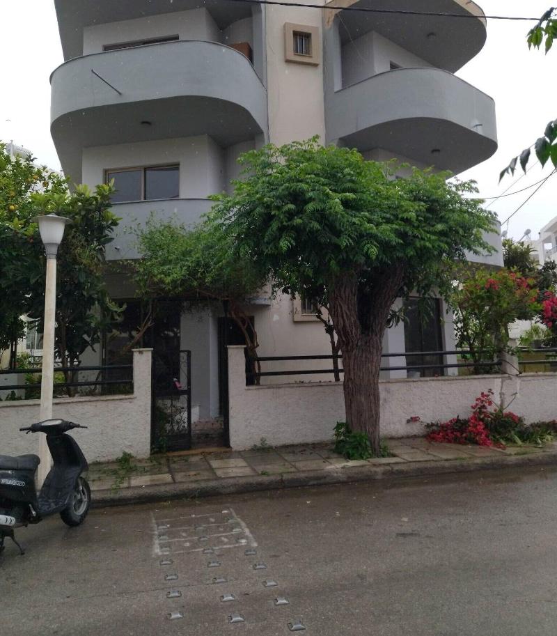 Cosy Living Apartments image