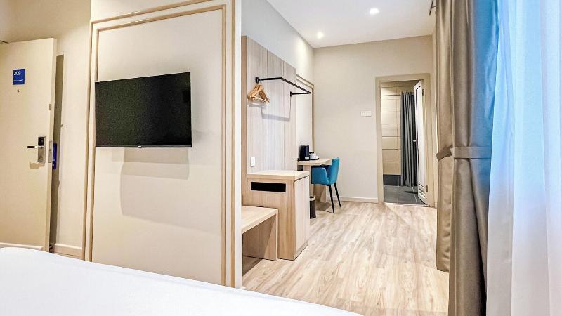 Fives Hotel Meldrum image