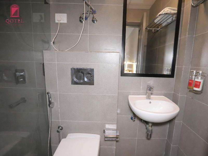 Qotel Hotel Ip Residency image