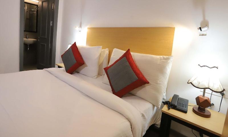 Qotel Hotel Ip Residency image