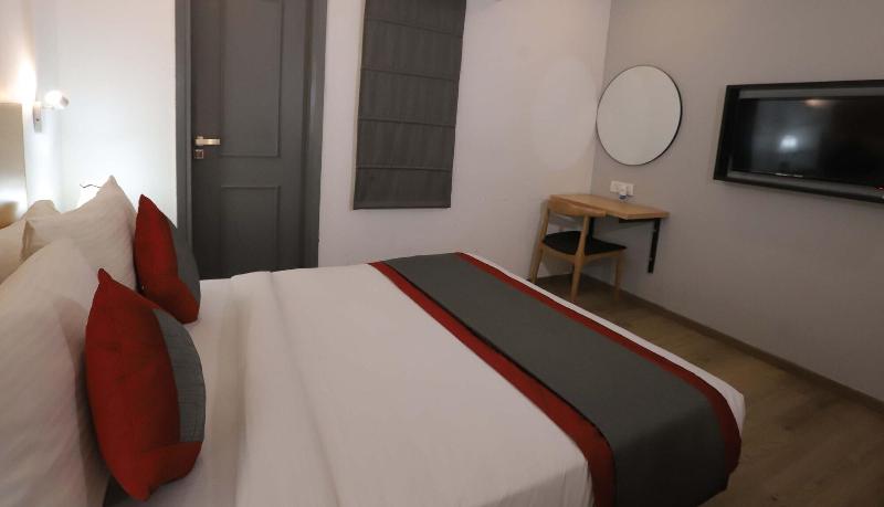 Qotel Hotel Ip Residency image