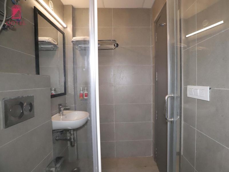 Qotel Hotel Ip Residency image