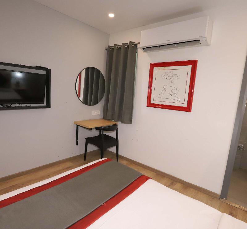 Qotel Hotel Ip Residency image