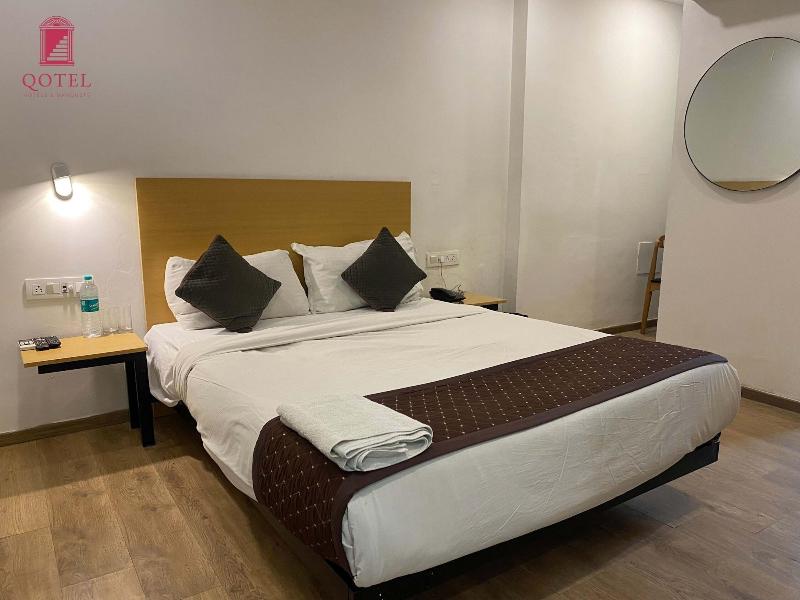 Qotel Hotel Ip Residency image