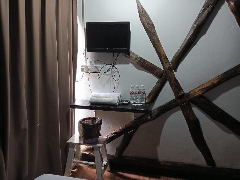 90863 Hi Inn 2 image