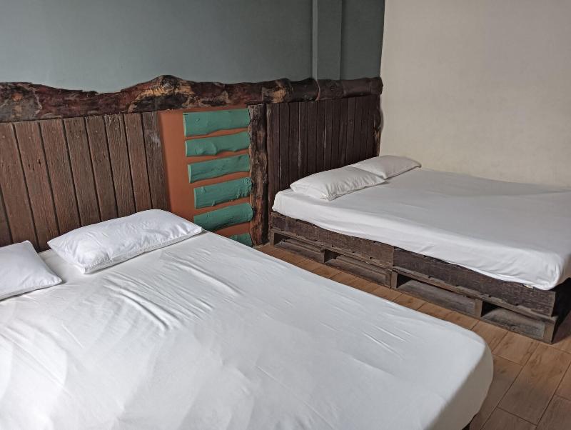 90863 Hi Inn 2 image
