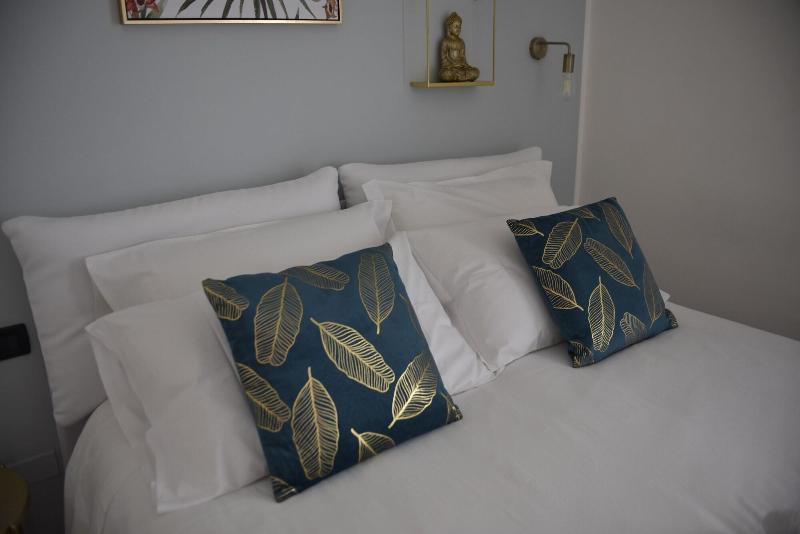 A Lite Suite Home image