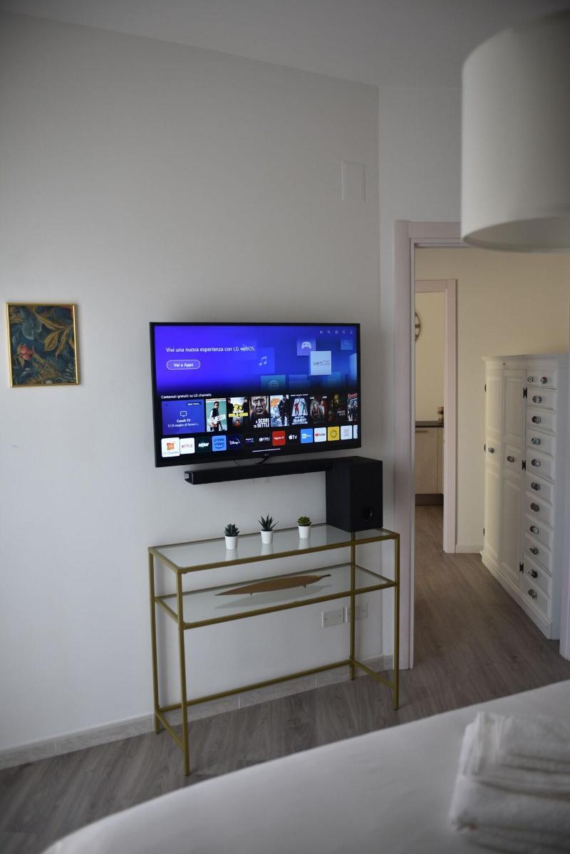 A Lite Suite Home image