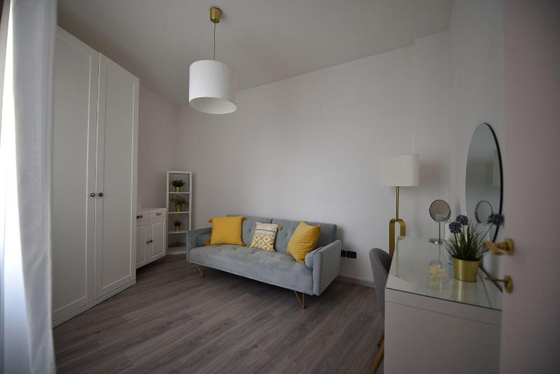 A Lite Suite Home image