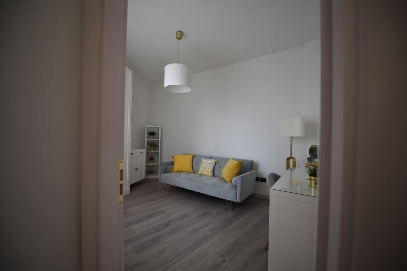 A Lite Suite Home image