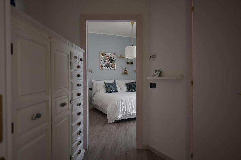 A Lite Suite Home image
