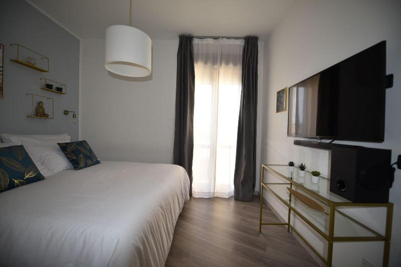 A Lite Suite Home image