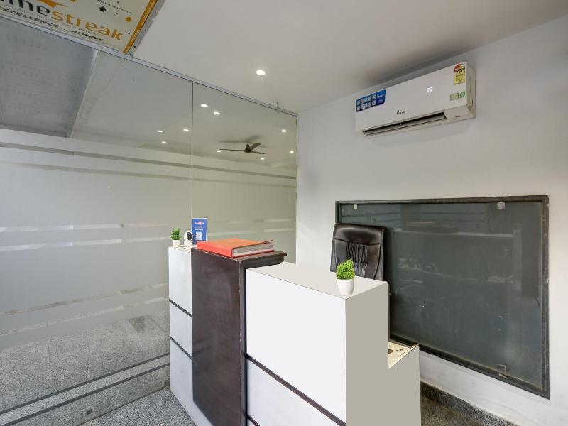 Qotel Hotel Ashok Vihar image