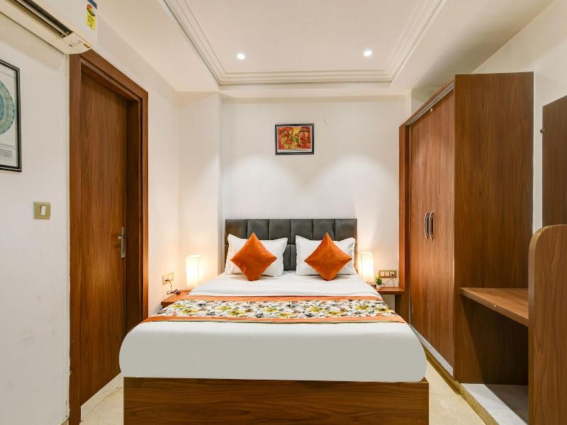 Qotel Hotel Ashok Vihar image