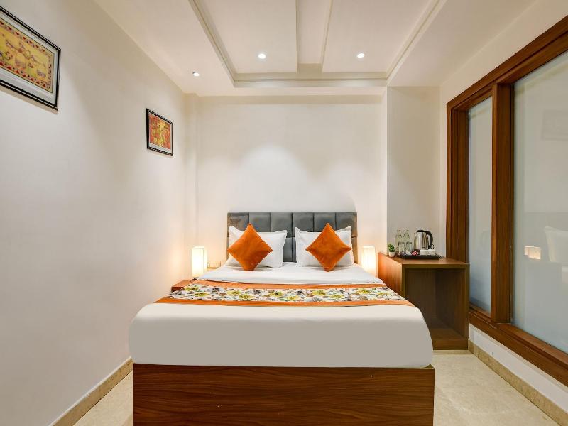 Qotel Hotel Ashok Vihar image