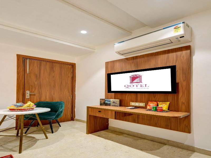 Qotel Hotel Ashok Vihar image