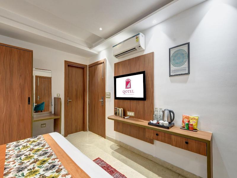 Qotel Hotel Ashok Vihar image