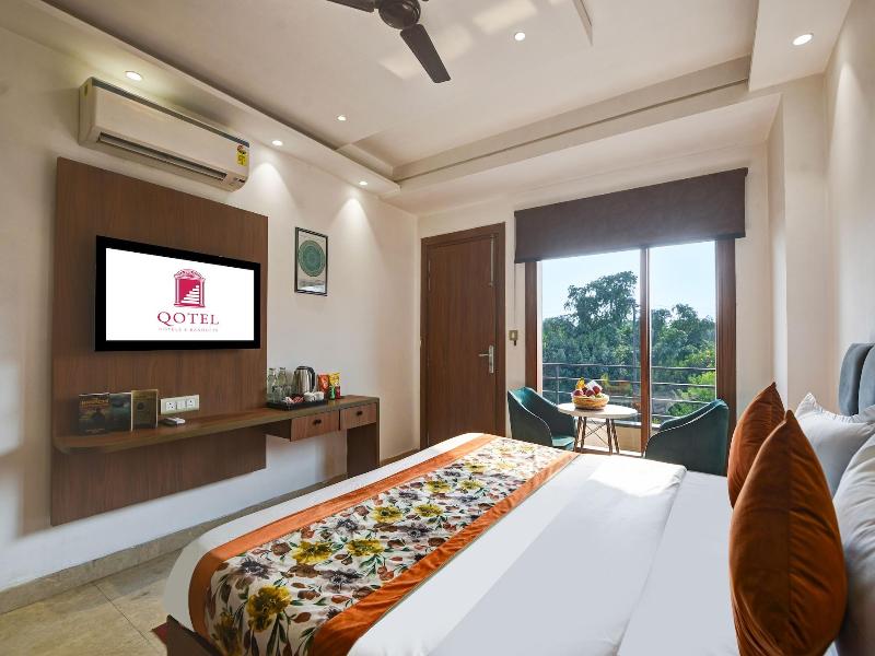 Qotel Hotel Ashok Vihar image