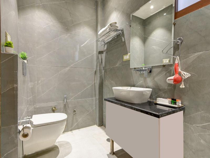 Qotel Hotel Ashok Vihar image