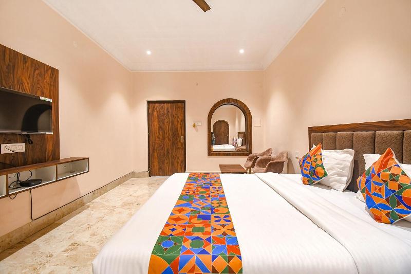 Fabexpress Golden Suites image