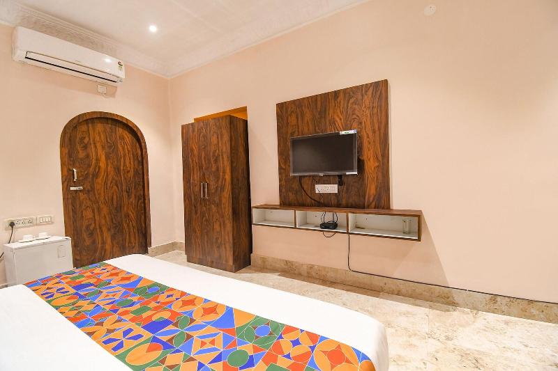 Fabexpress Golden Suites image