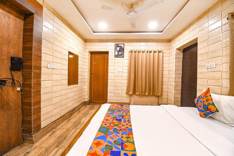 Fabexpress Golden Suites image