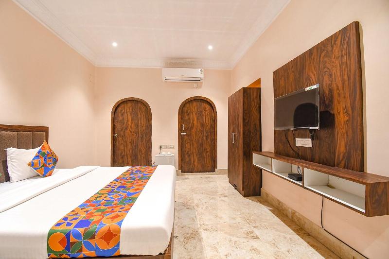 Fabexpress Golden Suites image