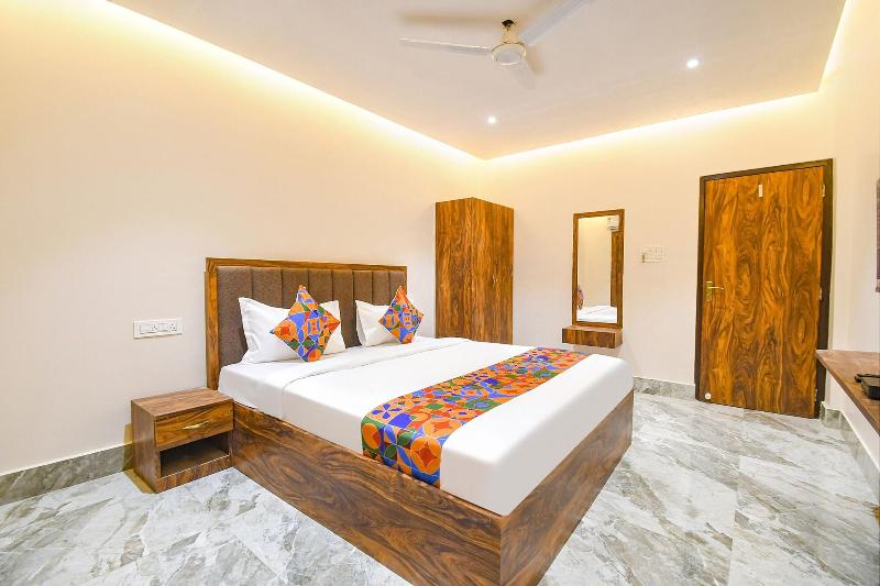 Fabexpress Golden Suites image