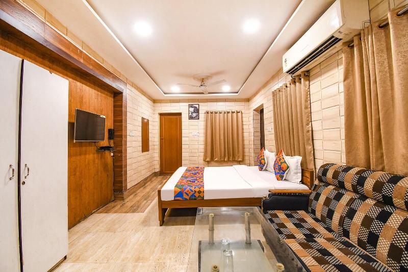 Fabexpress Golden Suites image