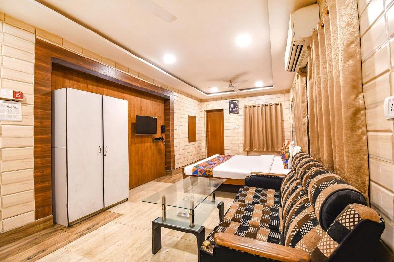 Fabexpress Golden Suites image