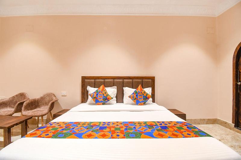 Fabexpress Golden Suites image