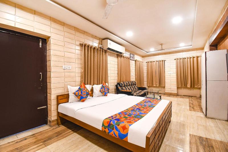 Fabexpress Golden Suites image