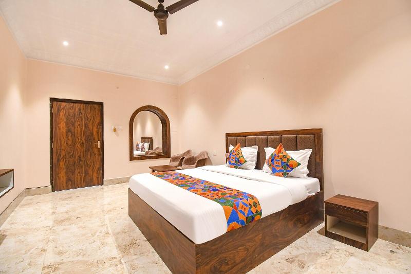 Fabexpress Golden Suites image