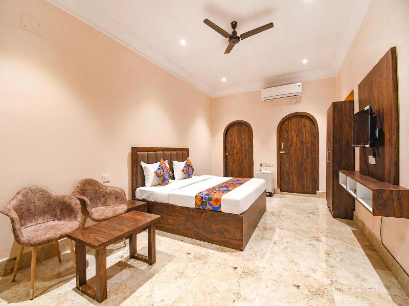 Fabexpress Golden Suites image
