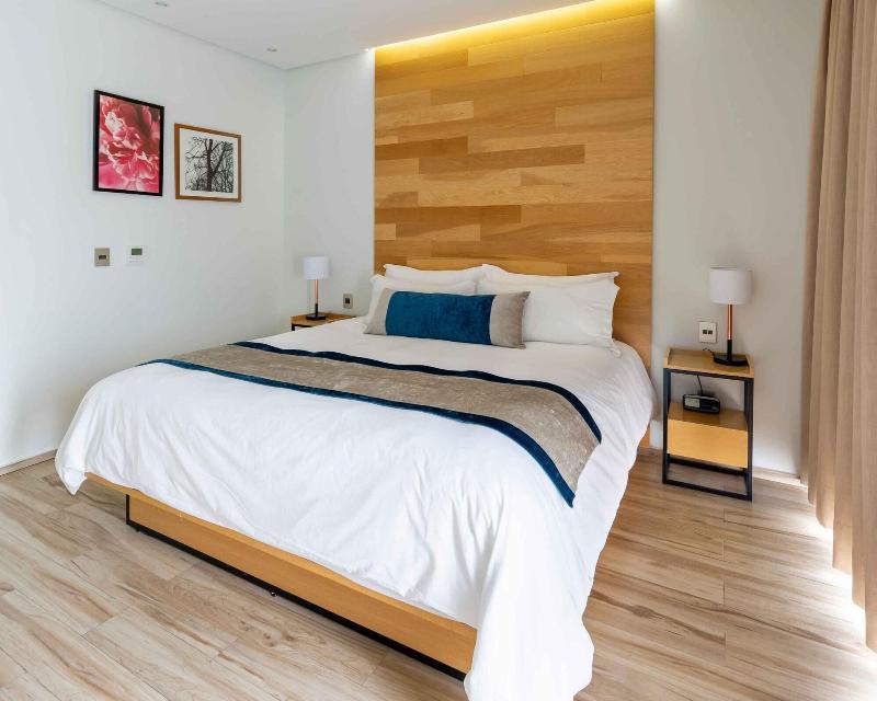 Verticca Hotel image